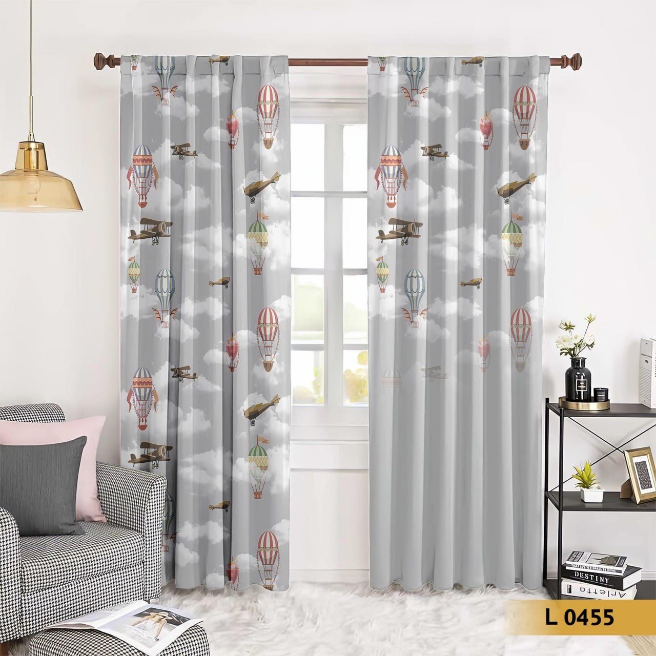 ستارة قطيفة لغرفة الأطفال بطباعة المناطيد والطائرات – خلفية رمادية – موديل L 0455